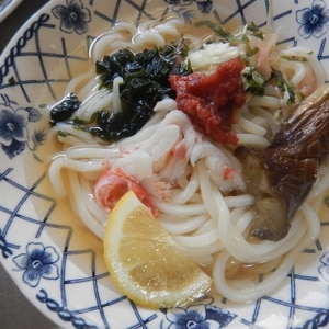 梅とわかめの冷やしうどん